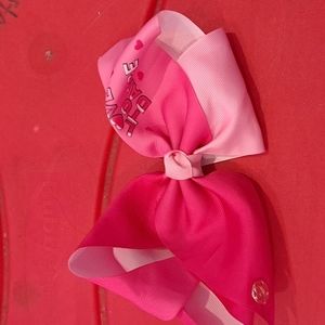 Jojo Siwa bow